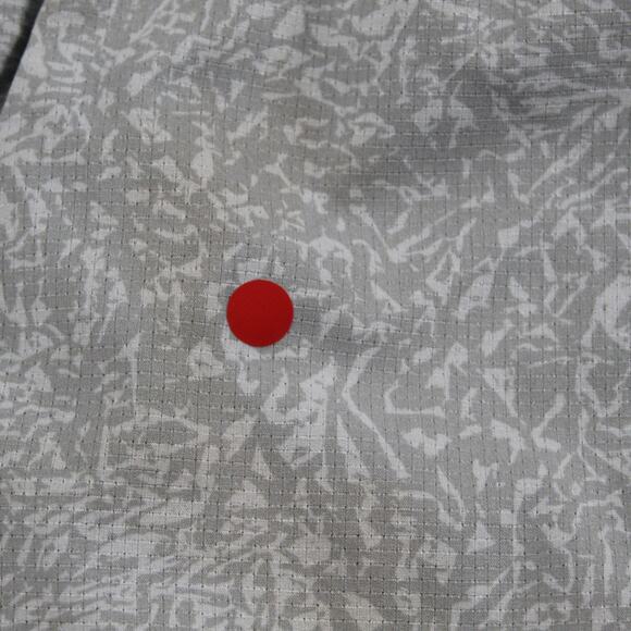 Lululemon Shorts Mens Large Bowline 5 Gray Ventlight Mesh Gym Running Workout - Picture 6 of 13